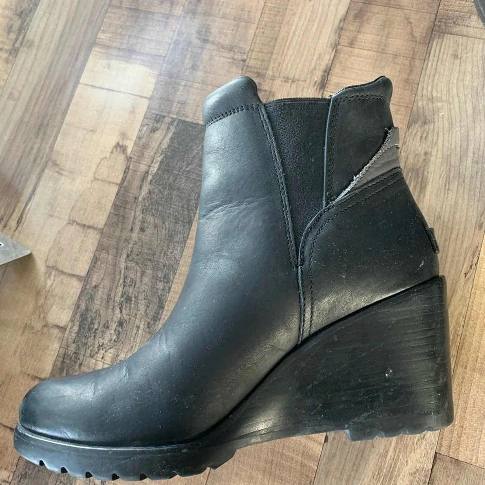 Sorel Black Ankle Booties with Chunky Heel - Picture 1 of 6